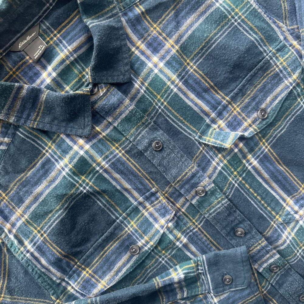 Women’s Eddie Bauer Button Up Patch Chest Pocket Plaid  FLANNEL Shirt Size TL
